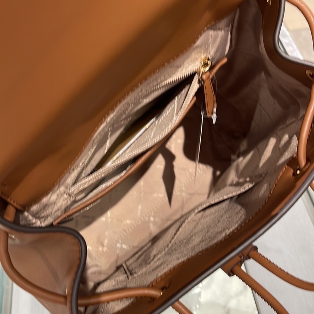 Michael Kors Backpack Bag Phoebe Medium Flap Drawstring Backpack 
Vanilla 
NWT - Picture 10 of 16